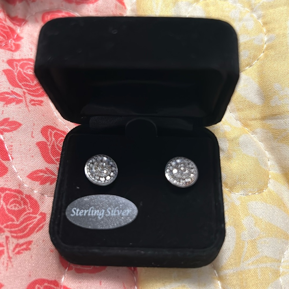 Macys Real Bridge Diamond sterling silver earrings 1/10 CTTW SS PWP